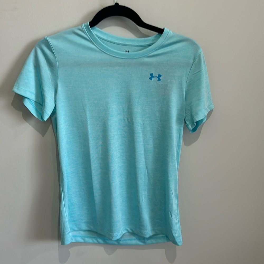 Under armour women’s workout top size xs blue loose fit new with tag